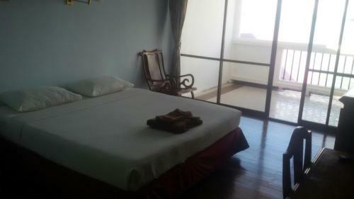 Hotel Jansom Beach Resort