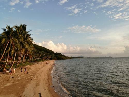 Hotel Jansom Beach Resort