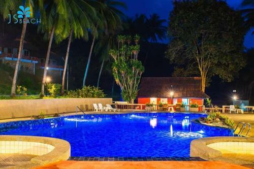 Hotel Jansom Beach Resort