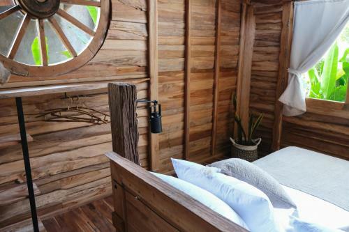 Lodge Roots Tree House