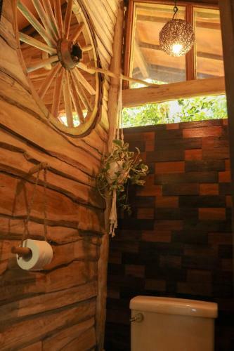 Lodge Roots Tree House