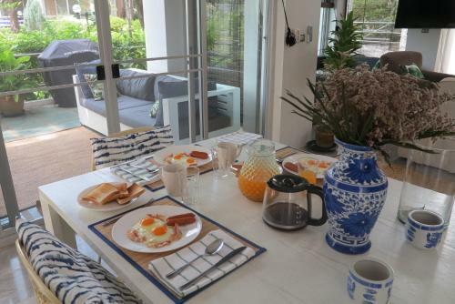 Front Samet Beach House With Swimming Pool