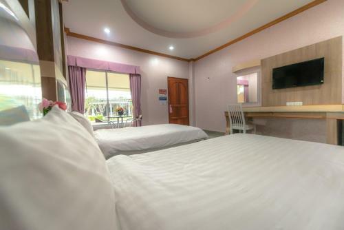 Martina Hotel Surin