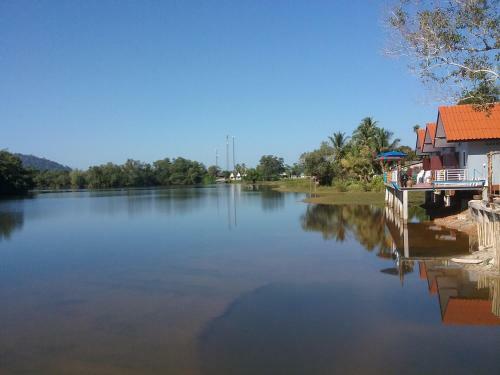Hostal Khum Thong Resort