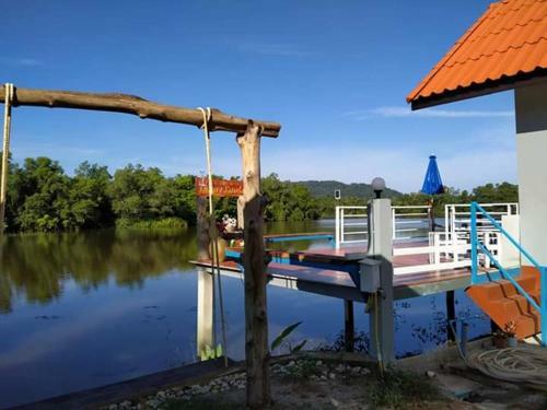 Hostal Khum Thong Resort
