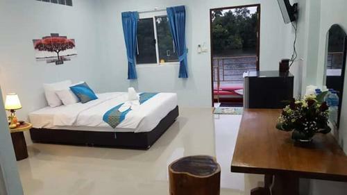 Hostal Khum Thong Resort