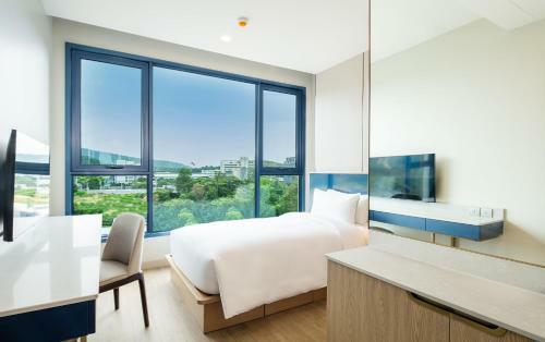 S Sriracha Hotel & Residence