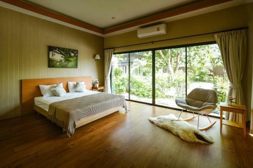 Hotel At Green Gallery