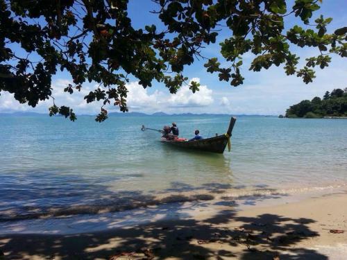 Koh Sirey Beachfront Pool Villa