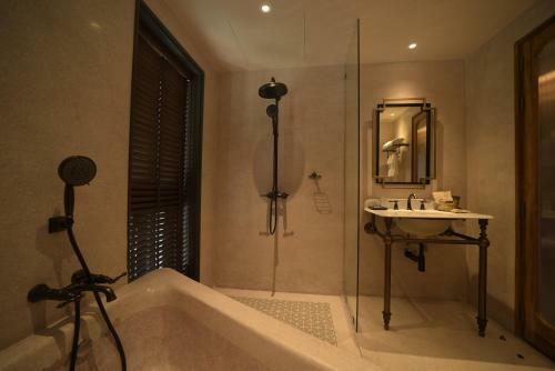 Hotel Verdigris