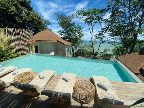 Hotel Sinae Phuket - Sha Extra Plus