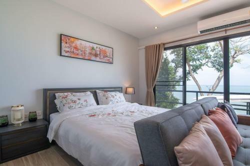 Koh Sirey Beachfront Pool Villa 2 Bedrooms