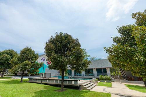 Hostal Be Leaf Resort Sha