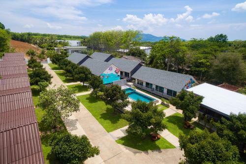 Hostal Be Leaf Resort Sha