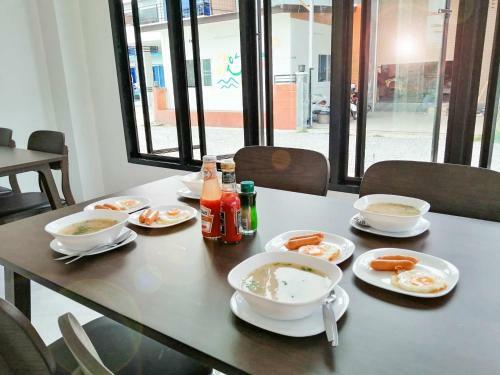 Hotel Uthaithani Resort