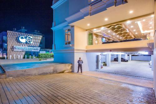 Evergreen Suite Hotel