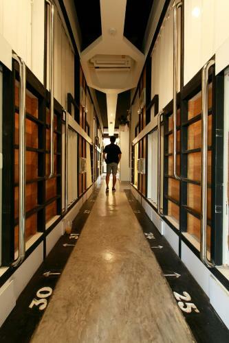 Hotel Sleepbox Hostel Suratthani