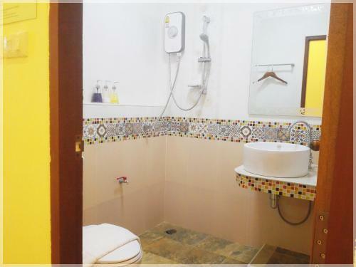 Hostal Baan Bussaba Hotel