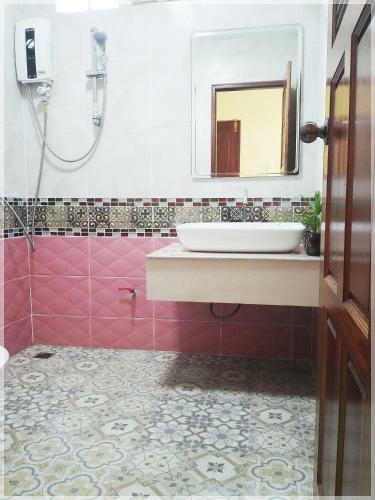 Hostal Baan Bussaba Hotel