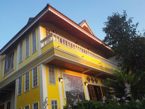 Hostal Baan Bussaba Hotel
