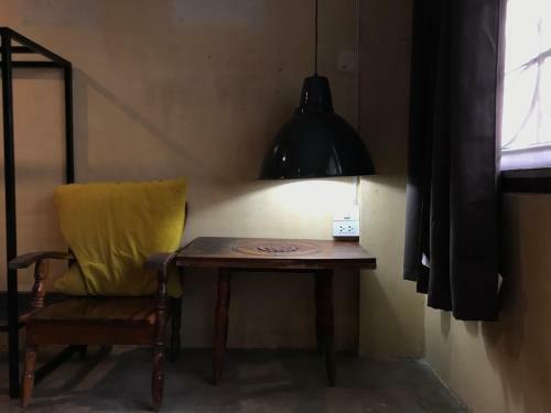 Boundary Hostel And Cafe