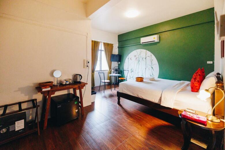 Hostal Sleeper House