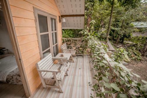 Hostal Happy Yogi Huts