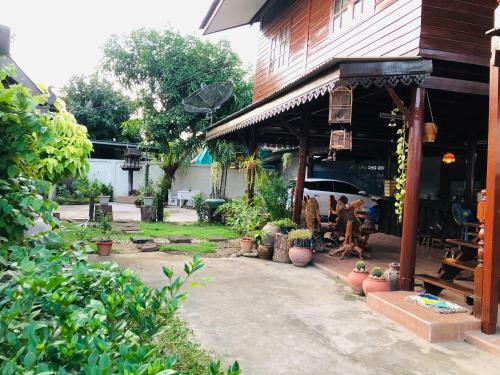 Hostal Banthai Guesthouse