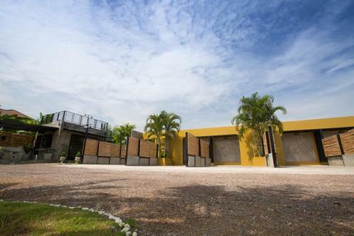 Hotel Pimchanok Resort