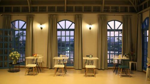 Hotel The Lake Udon