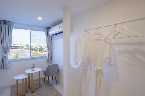 Thewhitehotel By Charoensri - Sha Extra Plus