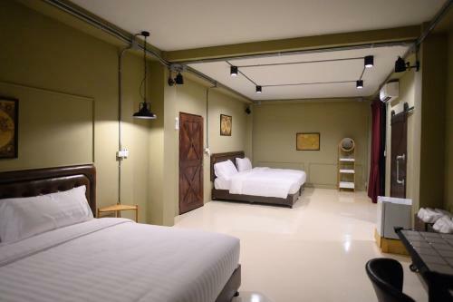 Dream Factory Hotel