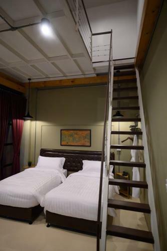 Dream Factory Hotel