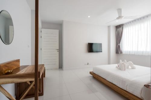 Sunset Lagoon | Villa Rihanna 2