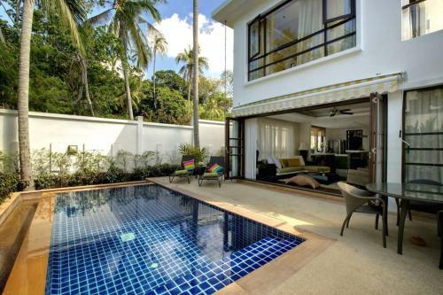 3 Bedroom Luxury Villa Near Beachfront