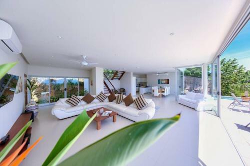 3 Bedroom Luxury Sea View Villa Zoe