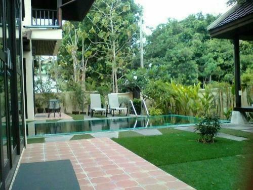 Phatong Cozy Pool Villa
