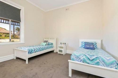 Executive Cottage Must Pay On Arrival Or Call Ahead Wifi Tv Only