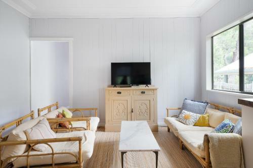 Retro Beach Shack Semi Detached, 2 Min Walk To Beach - Wattle