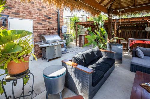 Apartment Bali Style With Pool And Fire Pits