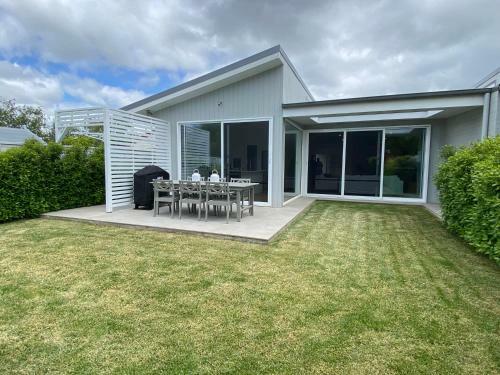 Stylish Comfort & Centrally Located!