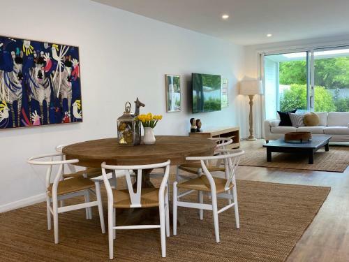 Stylish Comfort & Centrally Located!