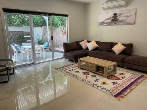 Calypso Retreat - Modern Townhouse - Ocean Views