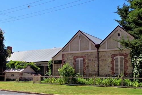 Charlottes Cottage