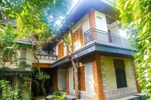 Lodge Pondok Legon House