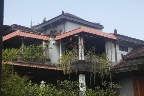 Lodge Pondok Legon House