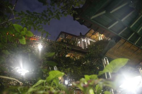 Lodge Pondok Legon House