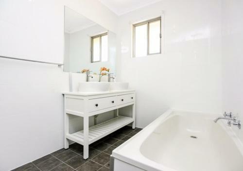 Seaside Escape Cottage
