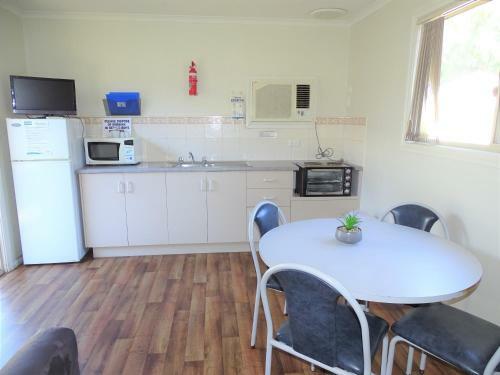 Moonta Bay Cabins - Cabin 4