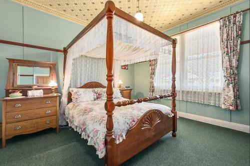 Benvenuti, To Comstock Cottage